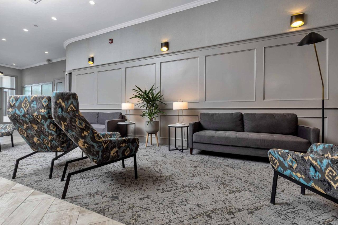 Sandman Hotel גראנדה פראירי מראה חיצוני תמונה