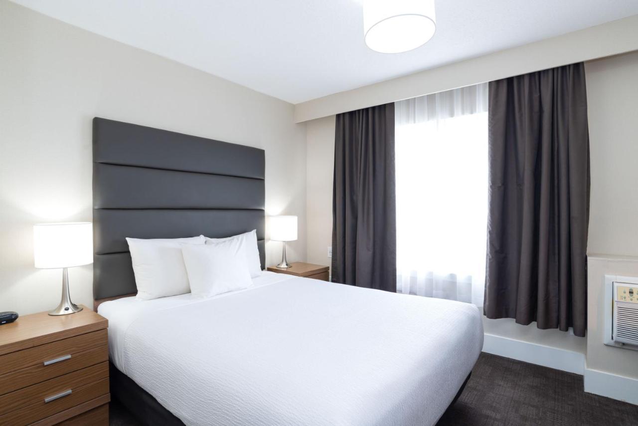 Sandman Hotel גראנדה פראירי מראה חיצוני תמונה