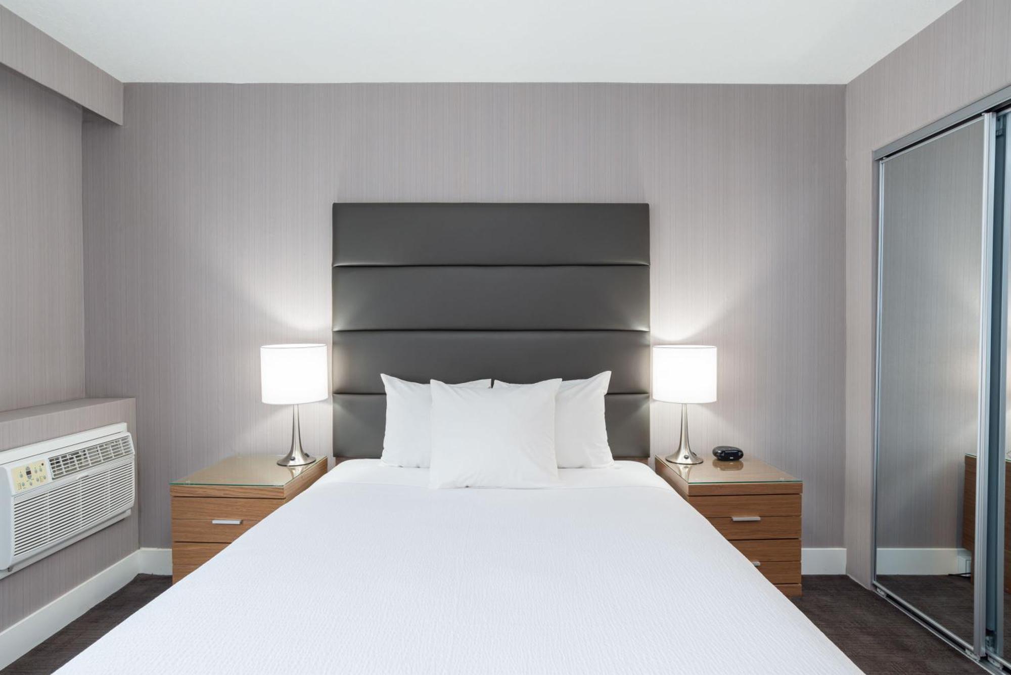Sandman Hotel גראנדה פראירי מראה חיצוני תמונה