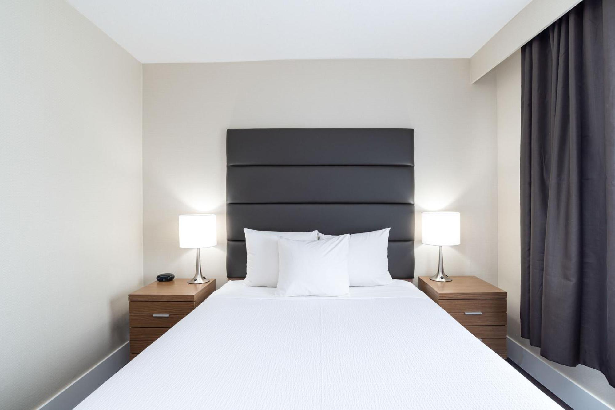 Sandman Hotel גראנדה פראירי מראה חיצוני תמונה
