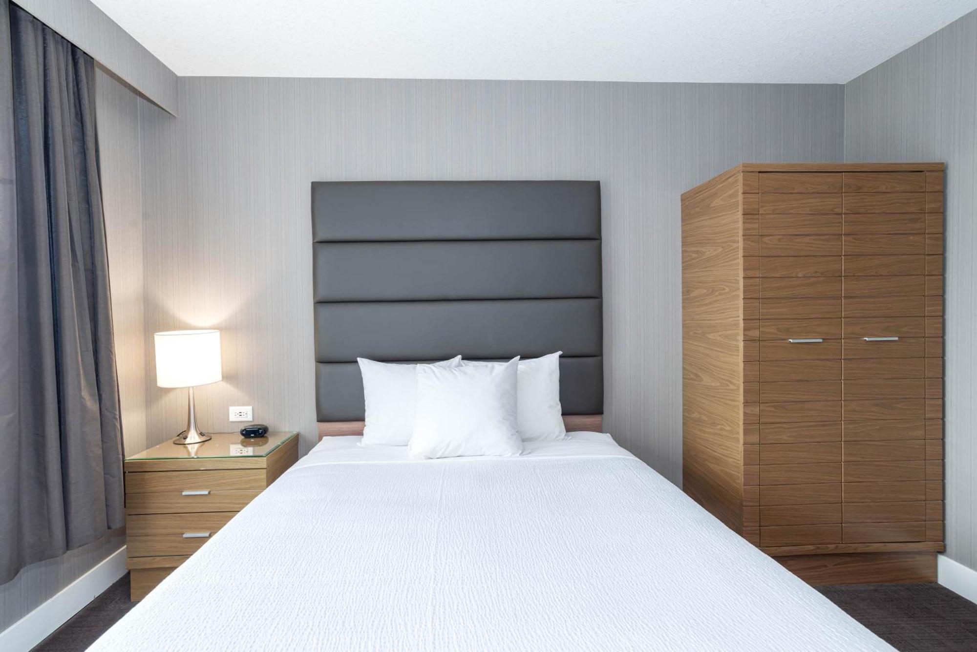Sandman Hotel גראנדה פראירי מראה חיצוני תמונה