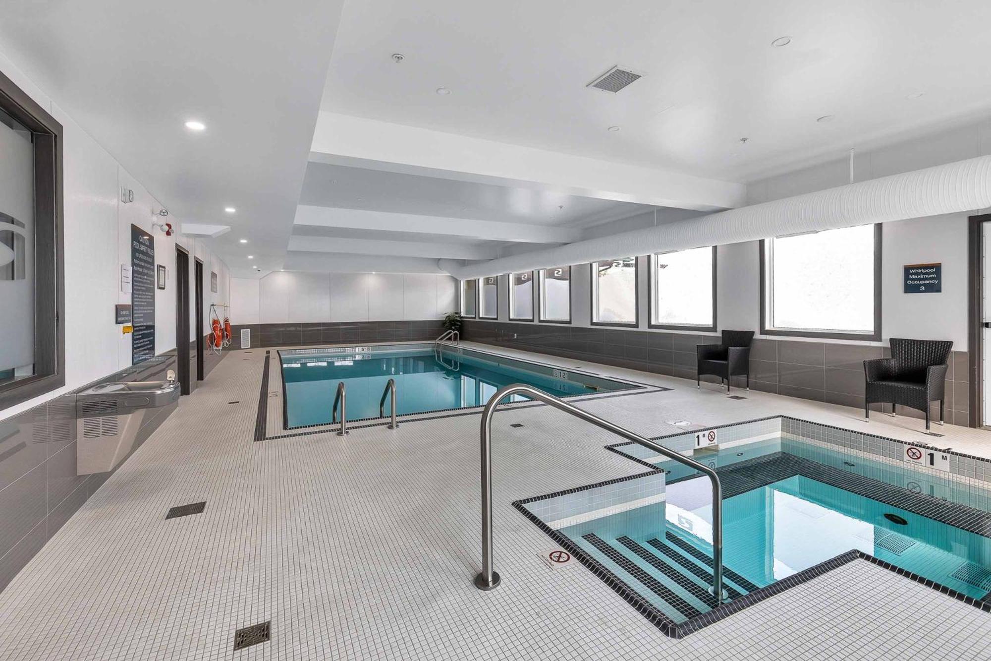 Sandman Hotel גראנדה פראירי מראה חיצוני תמונה