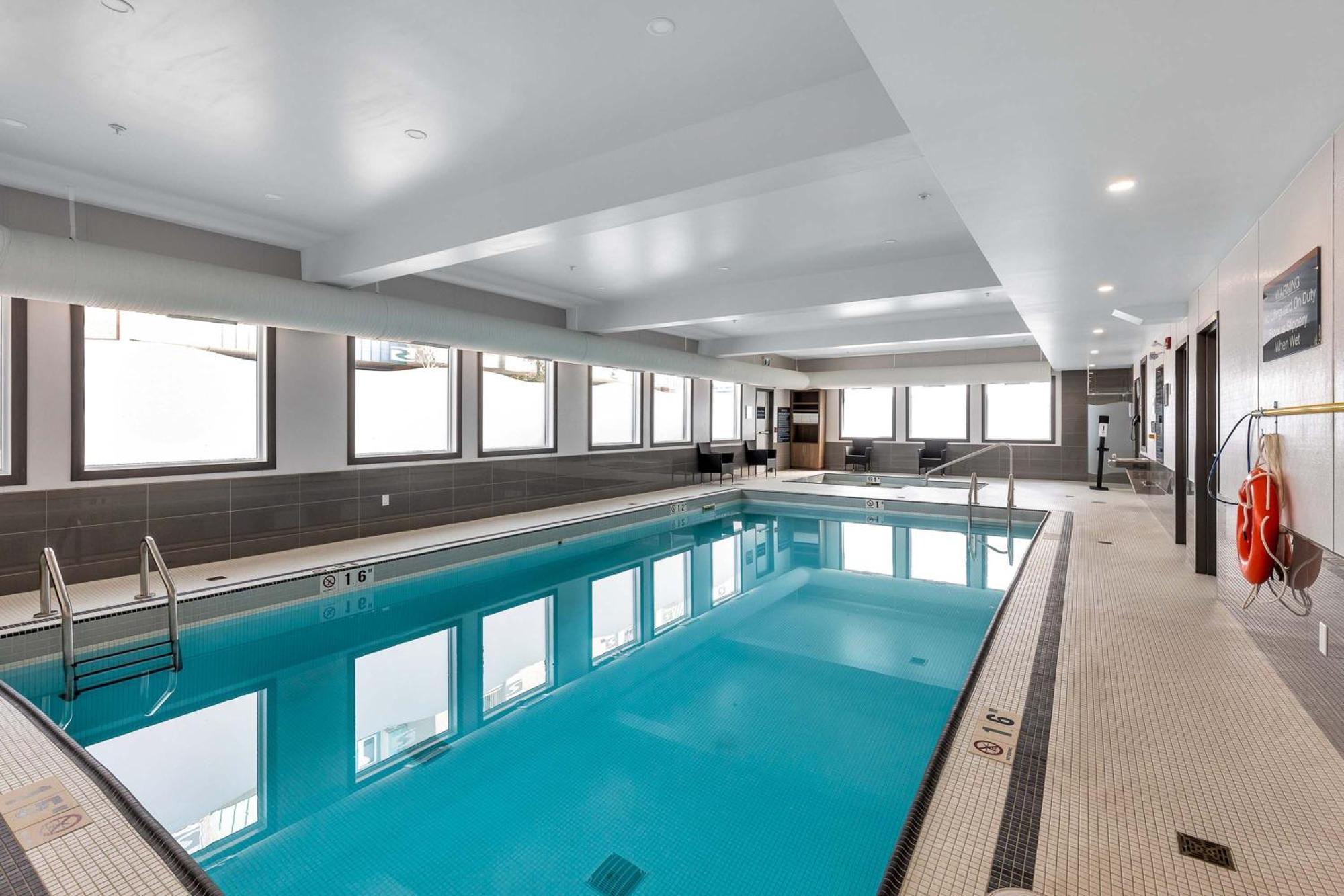 Sandman Hotel גראנדה פראירי מראה חיצוני תמונה