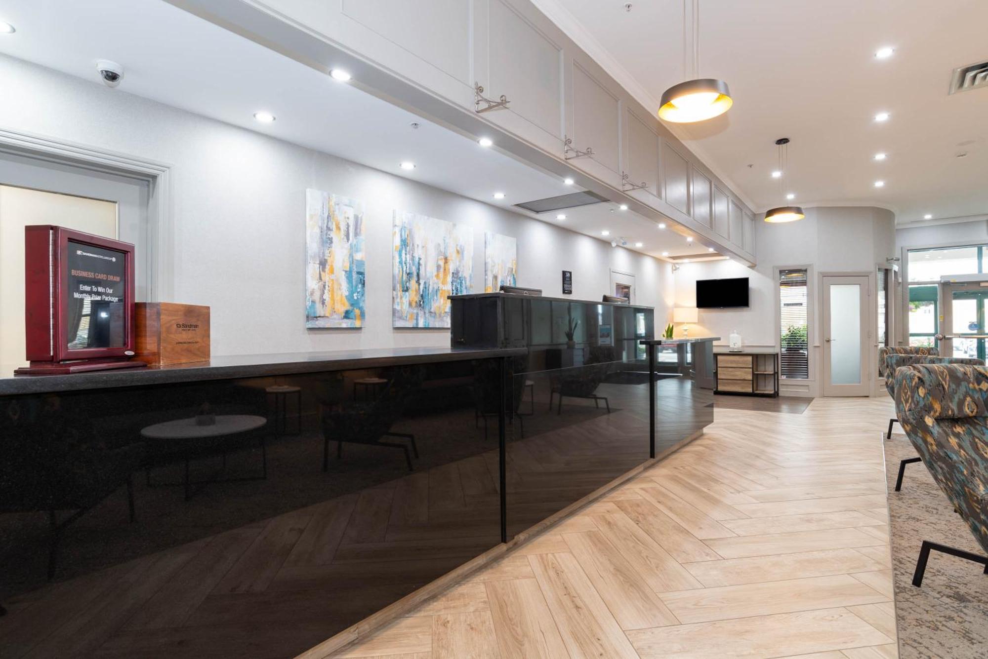 Sandman Hotel גראנדה פראירי מראה חיצוני תמונה