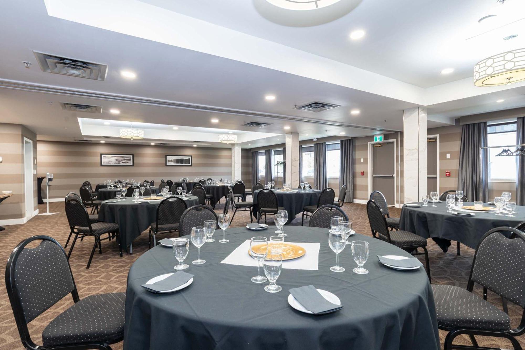 Sandman Hotel גראנדה פראירי מראה חיצוני תמונה
